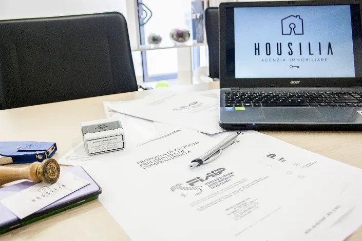 HOUSILIA Immobiliare