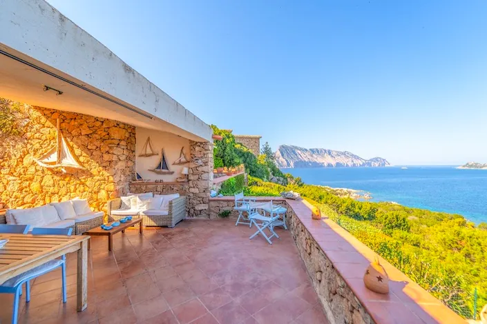Maior Capital | Forbes Global Properties | Budoni | Agenzia Immobiliare