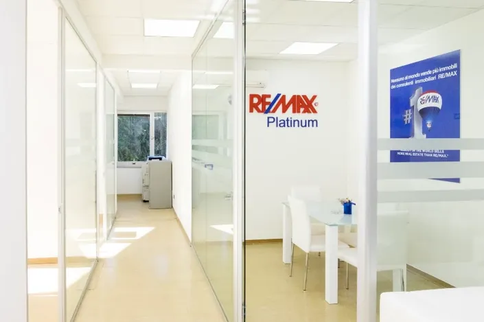 RE/MAX Platinum 3
