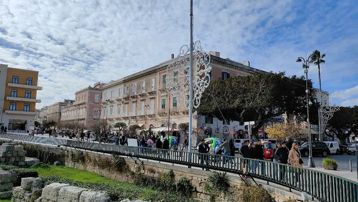 SIRACUSA RE